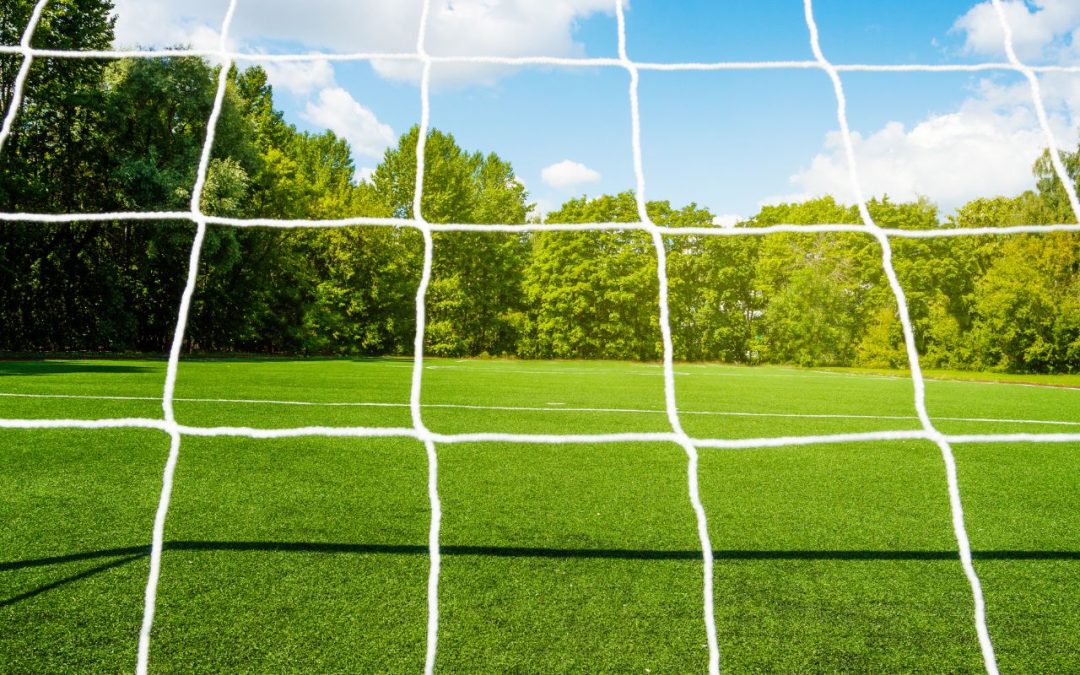 El Secreto para la Durabilidad Del Césped Artificial en Campos de Fútbol